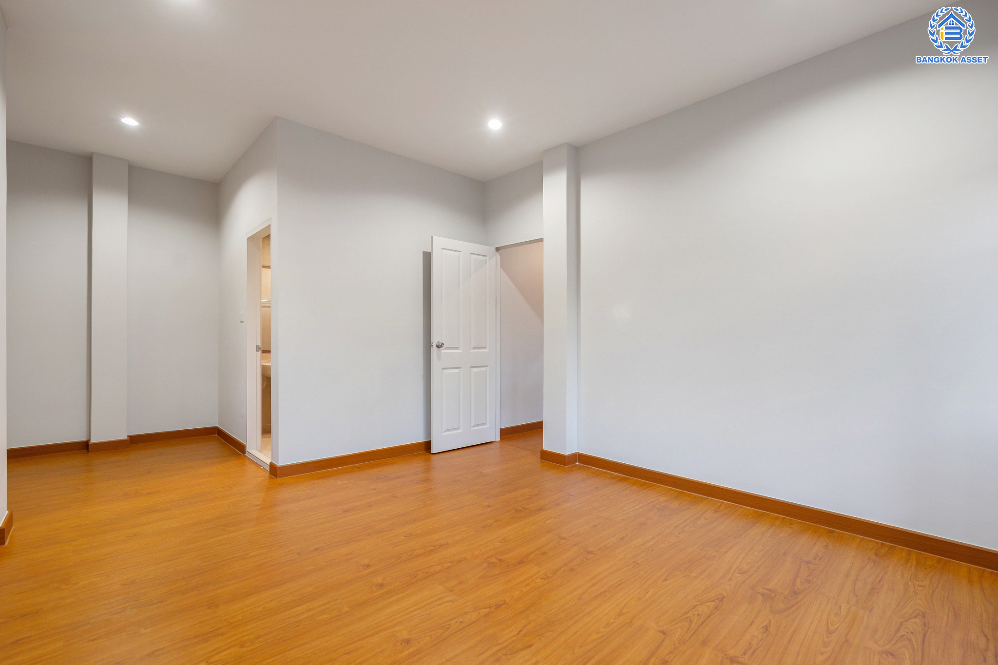 บ้านมือสองตกแต่งใหม่ ม.เพอร์เฟคเพลส2 รัตนาธิเบศร์ บ้านเดี่ยวหลังใหญ่ จากแบรนด์ Property Perfect เนื้อที่ 60 ตร.ว. บนโซนที่ดีที่สุด! ใกล้ทะเลสาบและส่วนกลาง ฟังก์ชันพร้อม 3 ห้องนอน 3 ห้องน้ำ 2 ที่จอดรถ บนที่สุดแห่งทำเลโซนเมือง เชื่อมต่อทุกการเดินทาง ใกล้เซ็นทรัลรัตนาธิเบศร์ จุดขึ้นทางด่วน "งามวงศ์วาน" และรถไฟฟ้า "สถานีไทรม้า"...